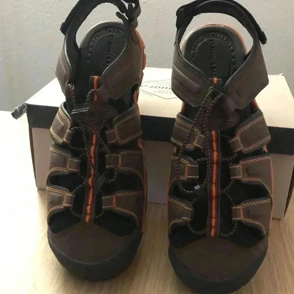 🆕S.t Jonh’s Bay Mens Brown Strap Sandals Size 11 M 🆕 - Picture 1 of 5